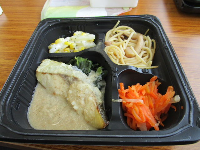 【エナベルのお弁当日記】白身魚のムニエルごまクリーム煮 エナベル水戸駅南