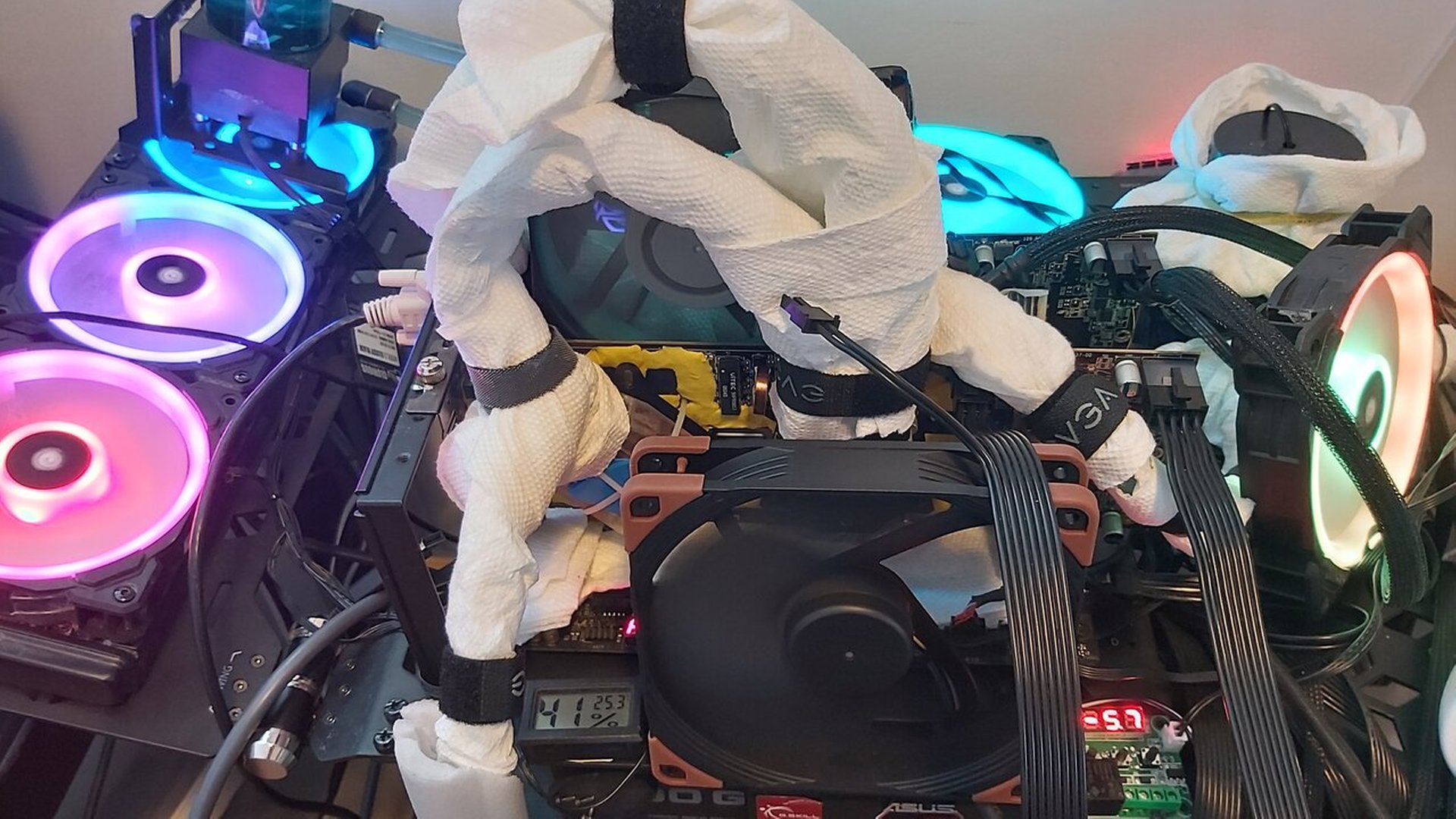 saltycroissant`s 3DMark06 score 49783 marks with a Radeon