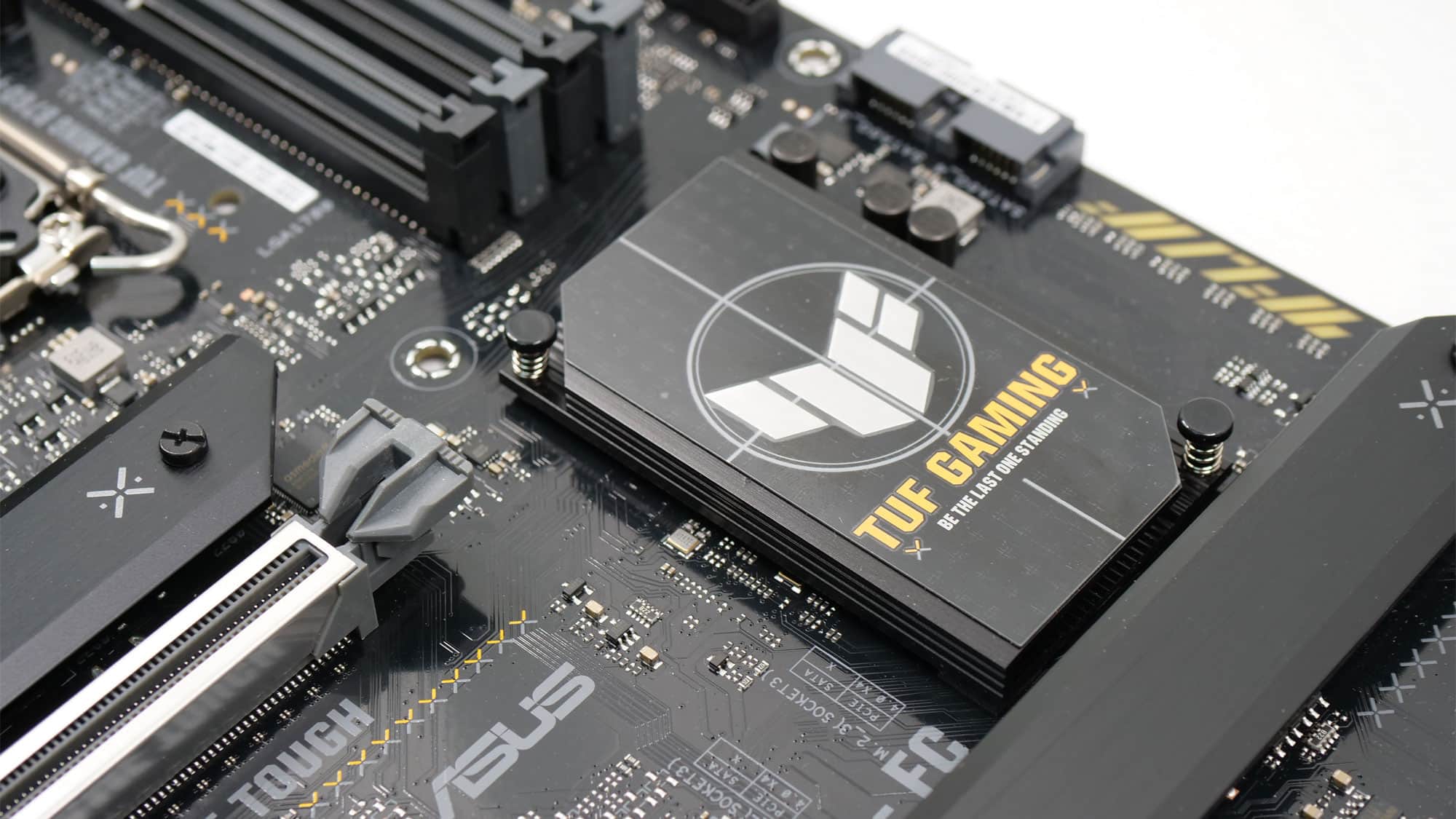 Asus TUF Gaming B760PLUS WIFI D4 Mainboard Review Z690/DDR5 or B760