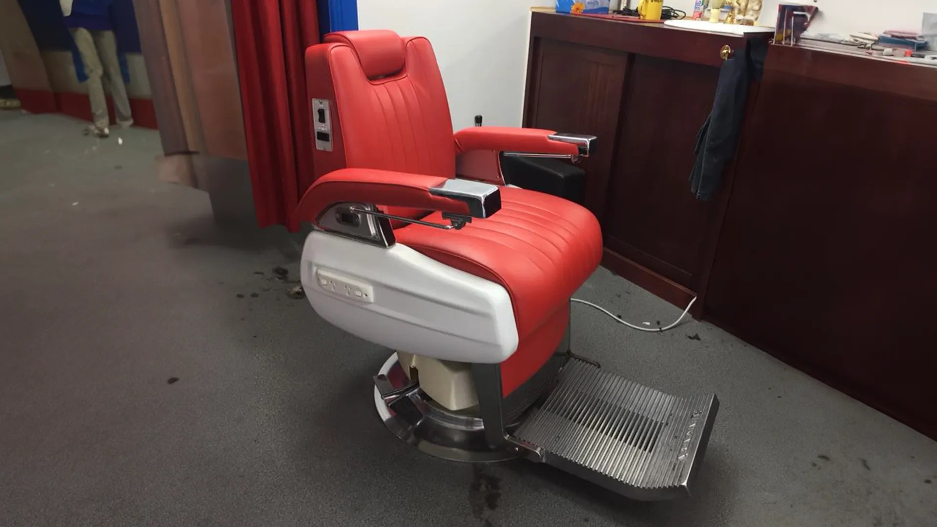 Barbers Chairs HyTone Motor Trimming
