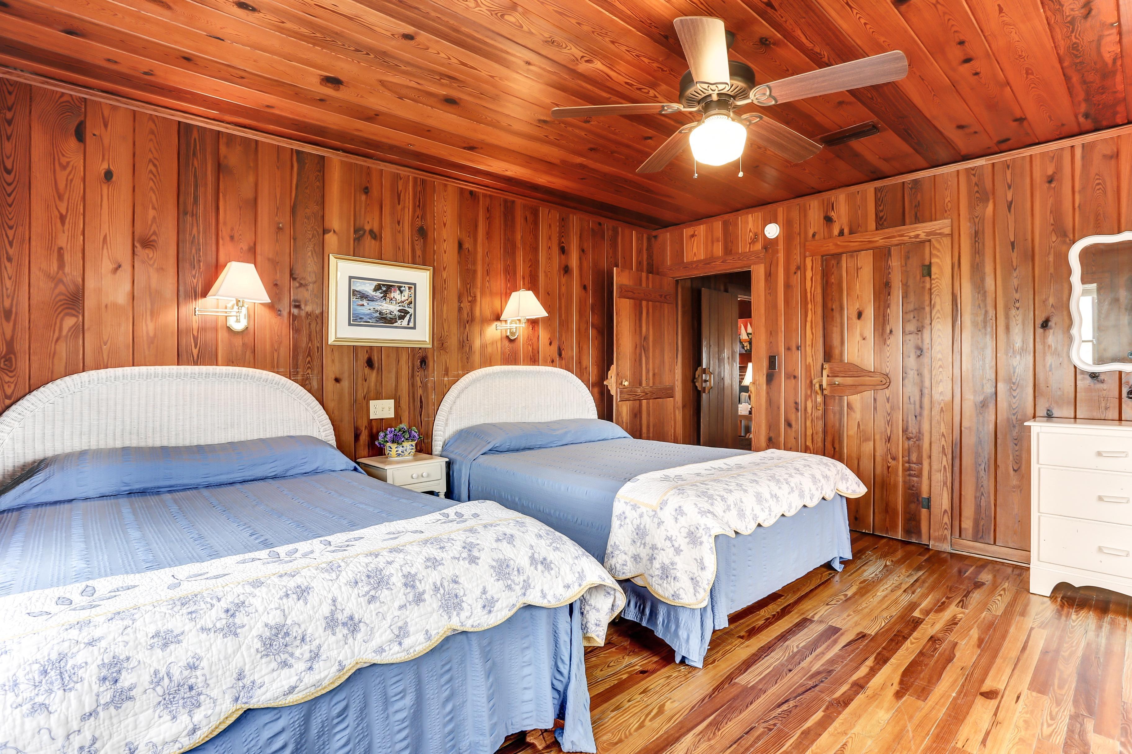 1180 S Fletcher 5 Bedroom Home Vacation Rentals Homes & Hideaways