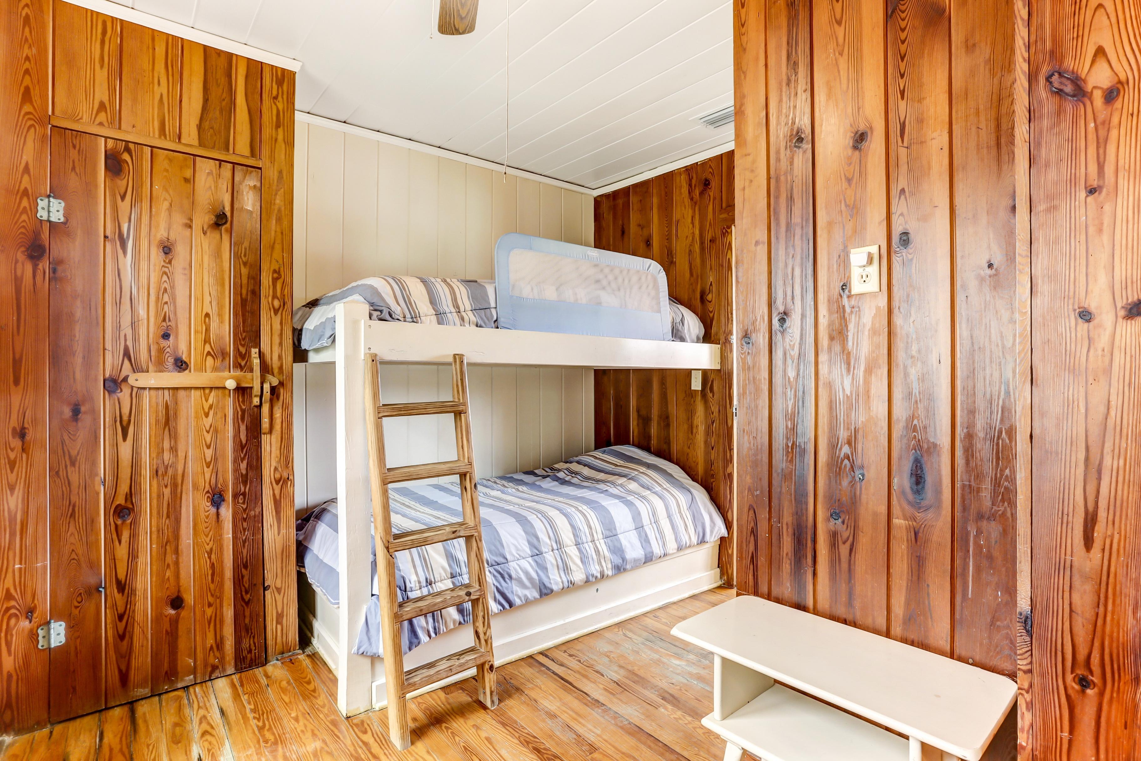 1180 S Fletcher 5 Bedroom Home Vacation Rentals Homes & Hideaways