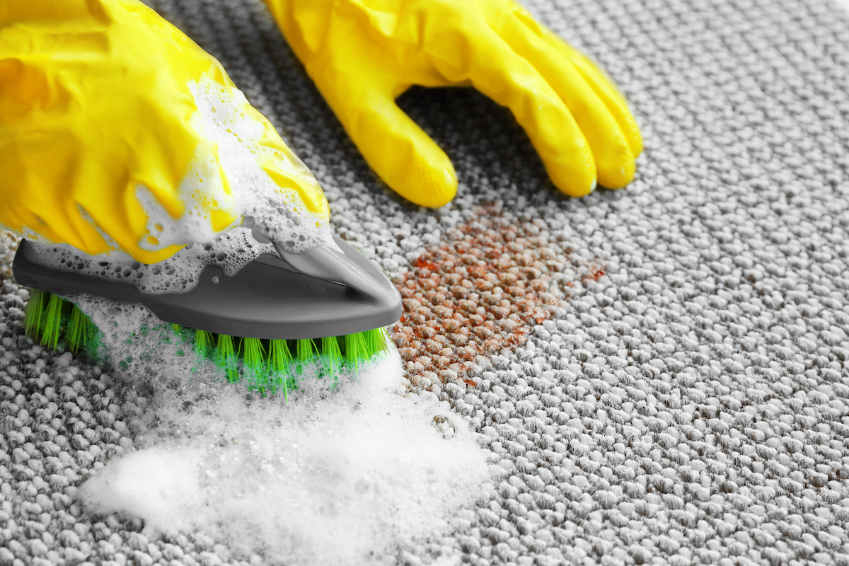Carpet Cleaning Hacks for Summer Homes with High Foot Traffic
