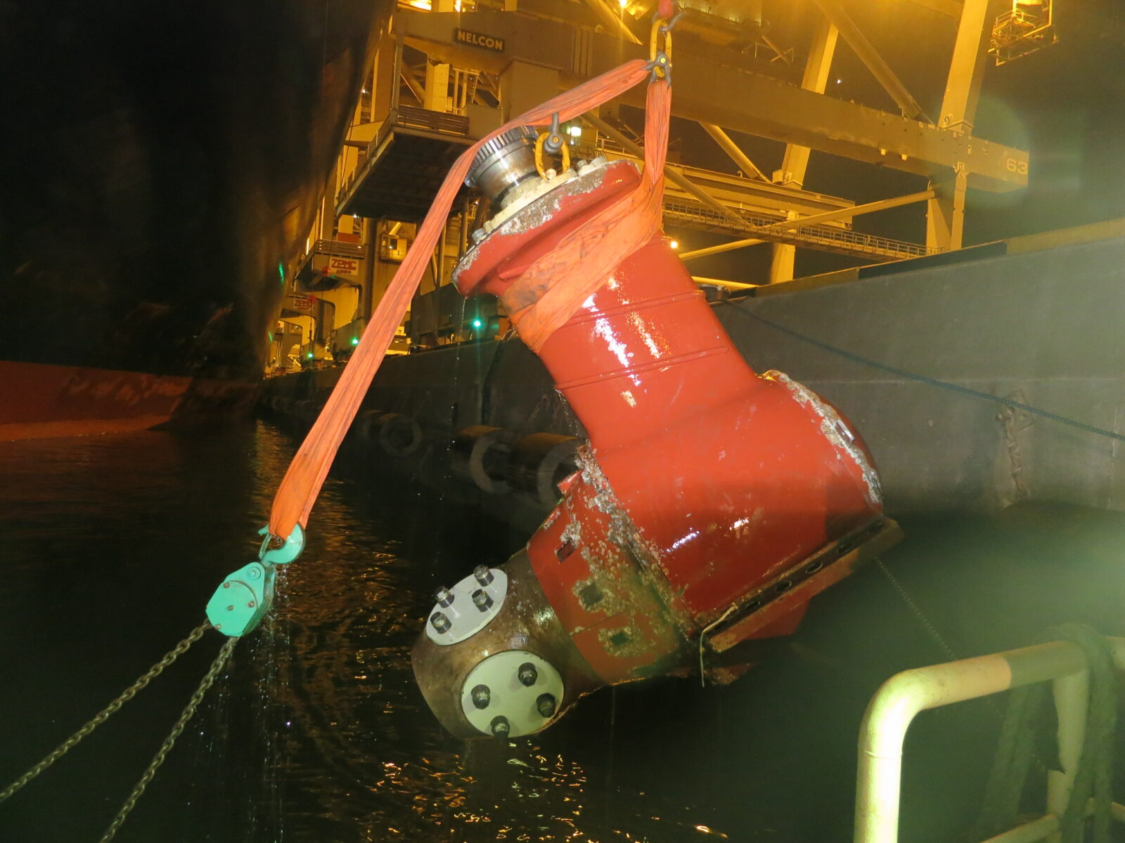 Underwater bow thruster removal in stages avoids loss of Hydrex