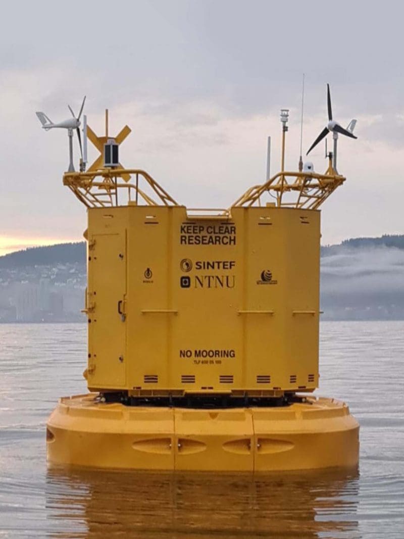 DB 500DB 24000 Mobilis marine data buoys