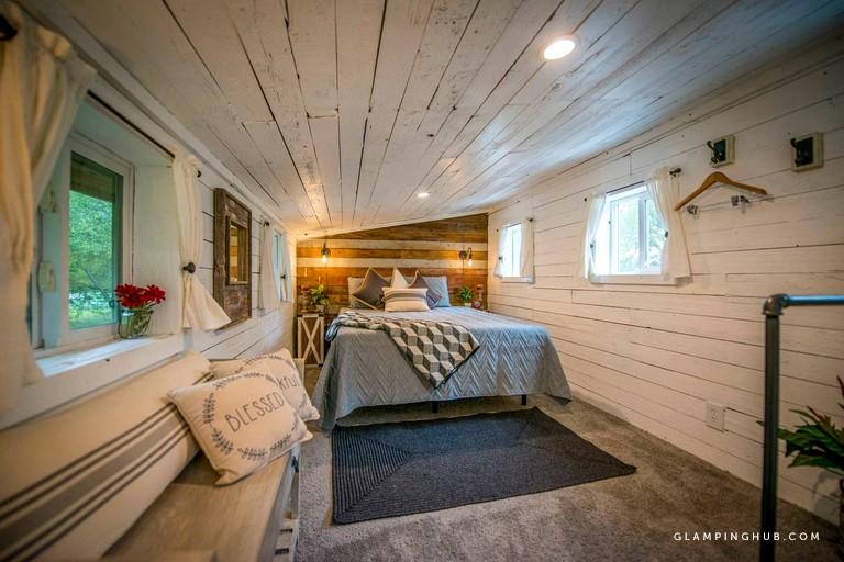 Rustic Peace Tiny Cabin in Waco, Texas