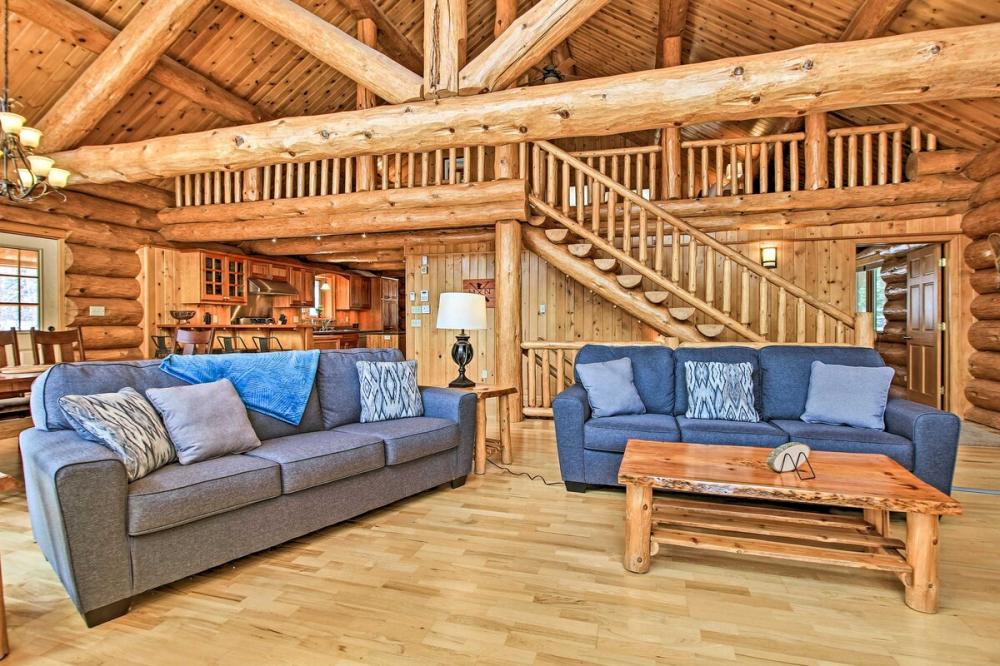 Lakefront Log Cabin with Dock Lutsen, Minnesota