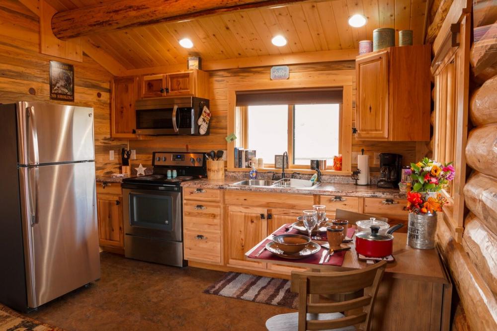 Comfortable and Private 16x24 Ft. Log Cabin in Idaho