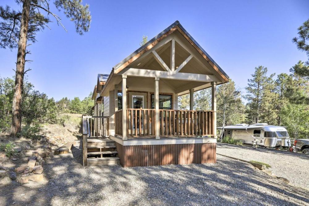 Take A Look Inside This 1 Bedroom Adorable Tiny House