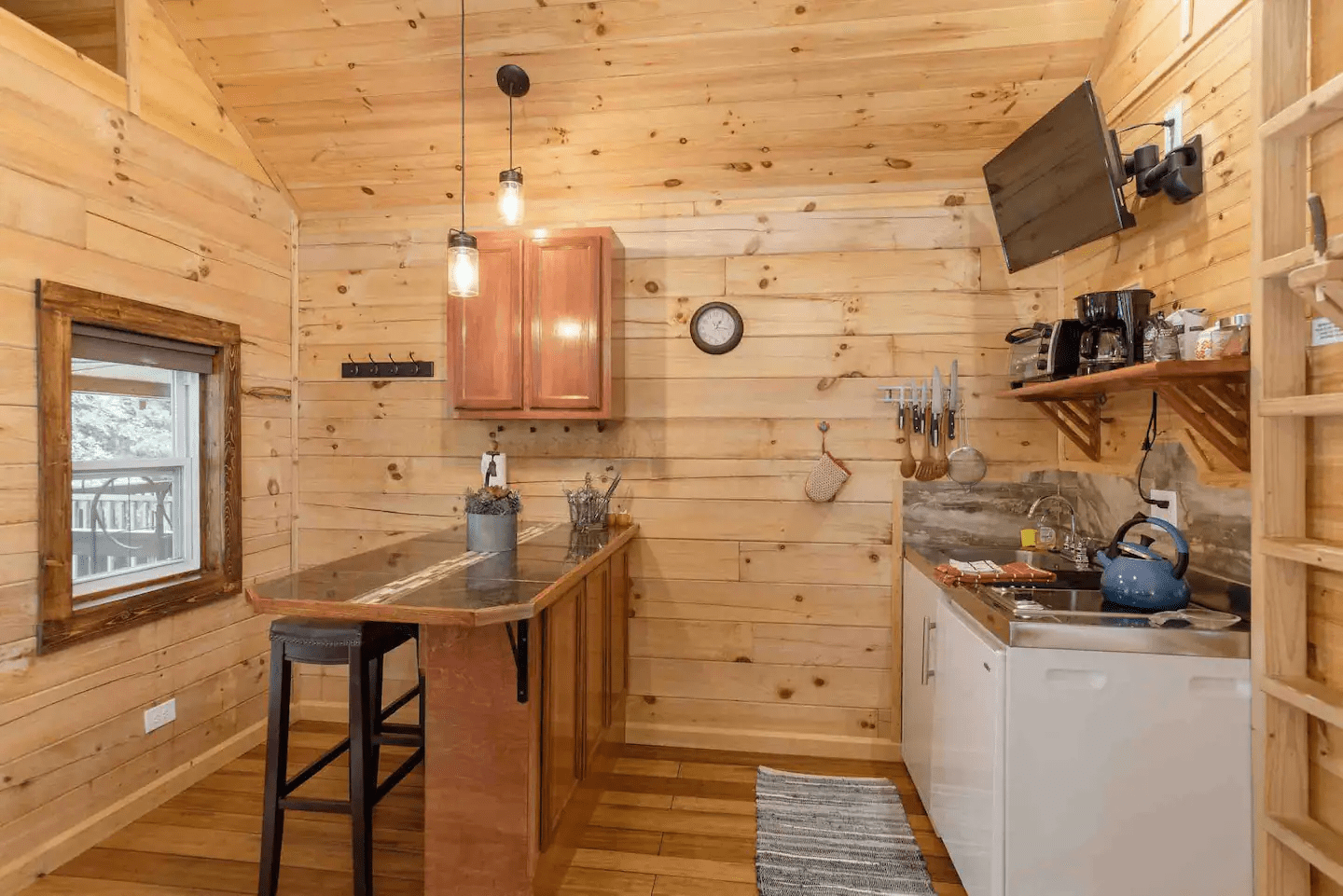 Stay In This Cozy Little Mountain Cabin In North Carolina