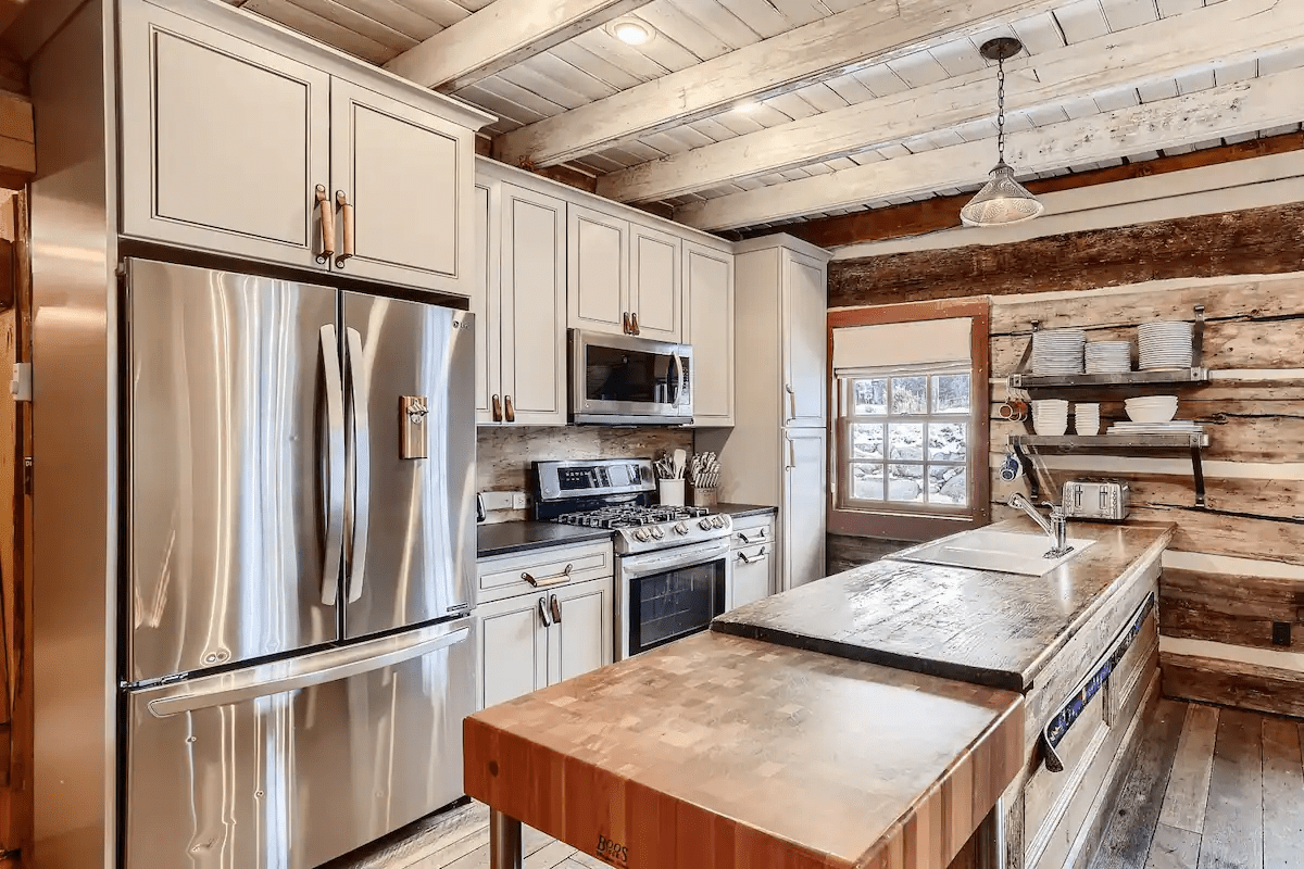 See This Spacious and Wonderful Log Cabin In Colorado