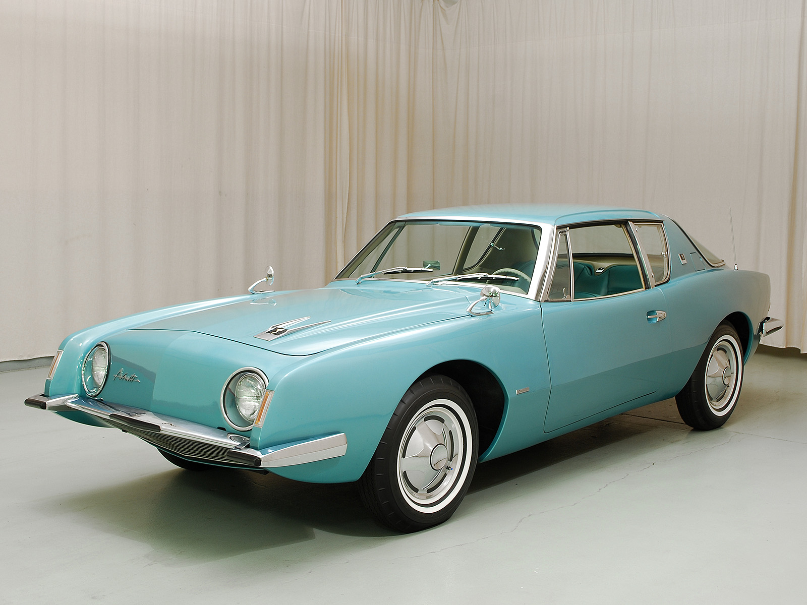 1962 Studebaker Avanti R2