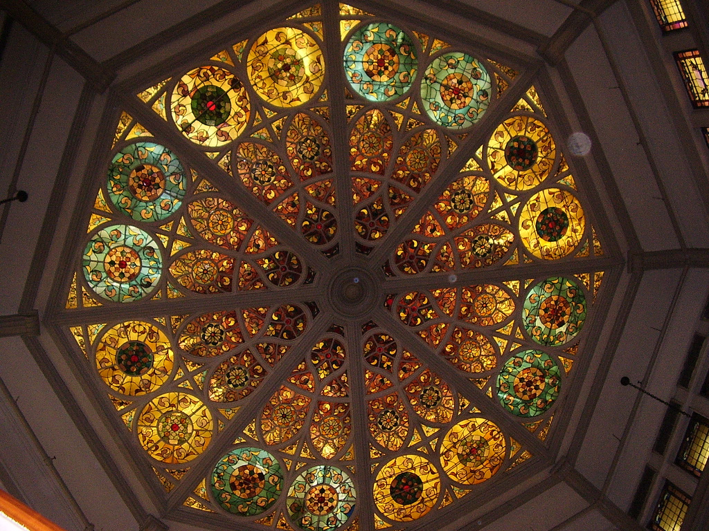 From a Synagogue to a Pizzeria, an Alternative Tour of Stained Glass in NYC