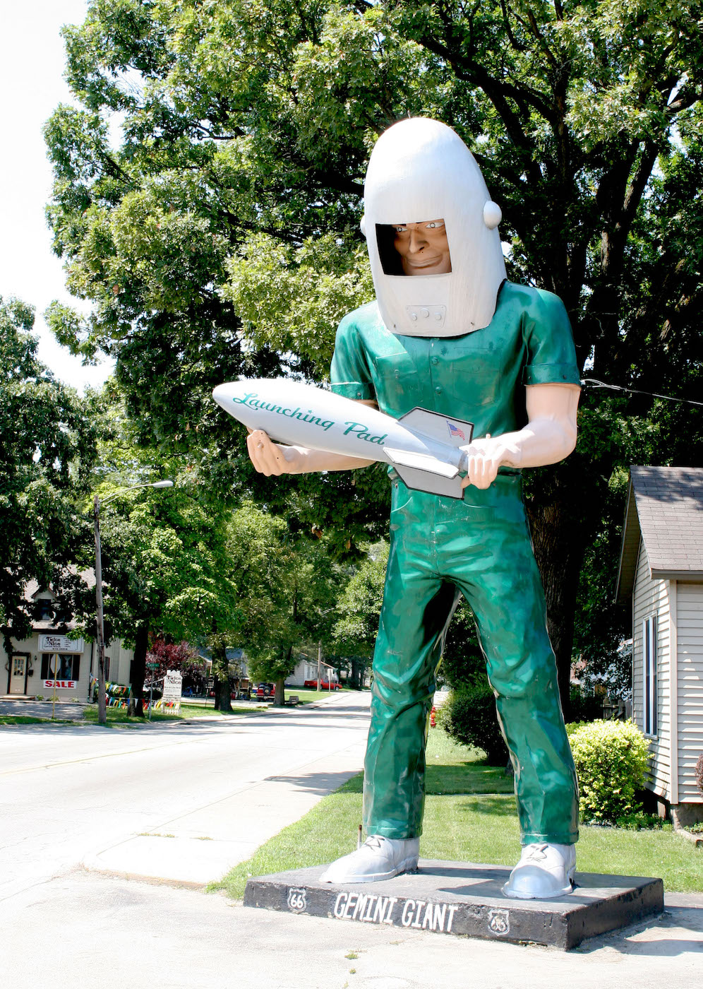 Preserving the Muffler Men, America's Fiberglass Giants