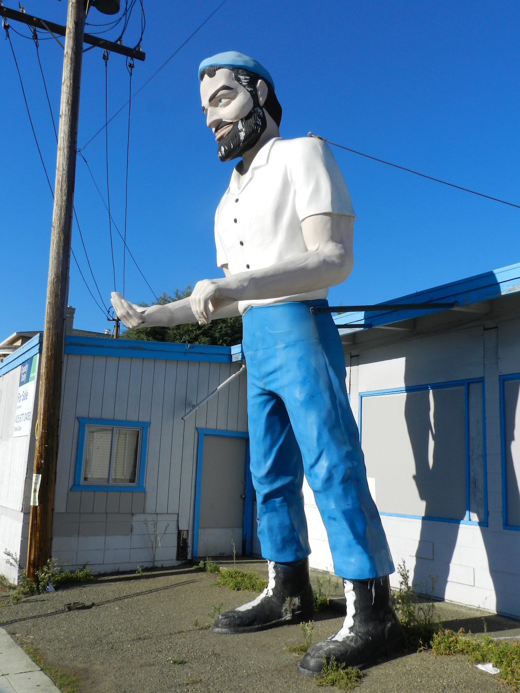 Preserving the Muffler Men, America's Fiberglass Giants
