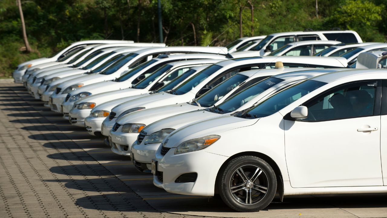 Are White Cars Hard To Keep Clean Or Easy?