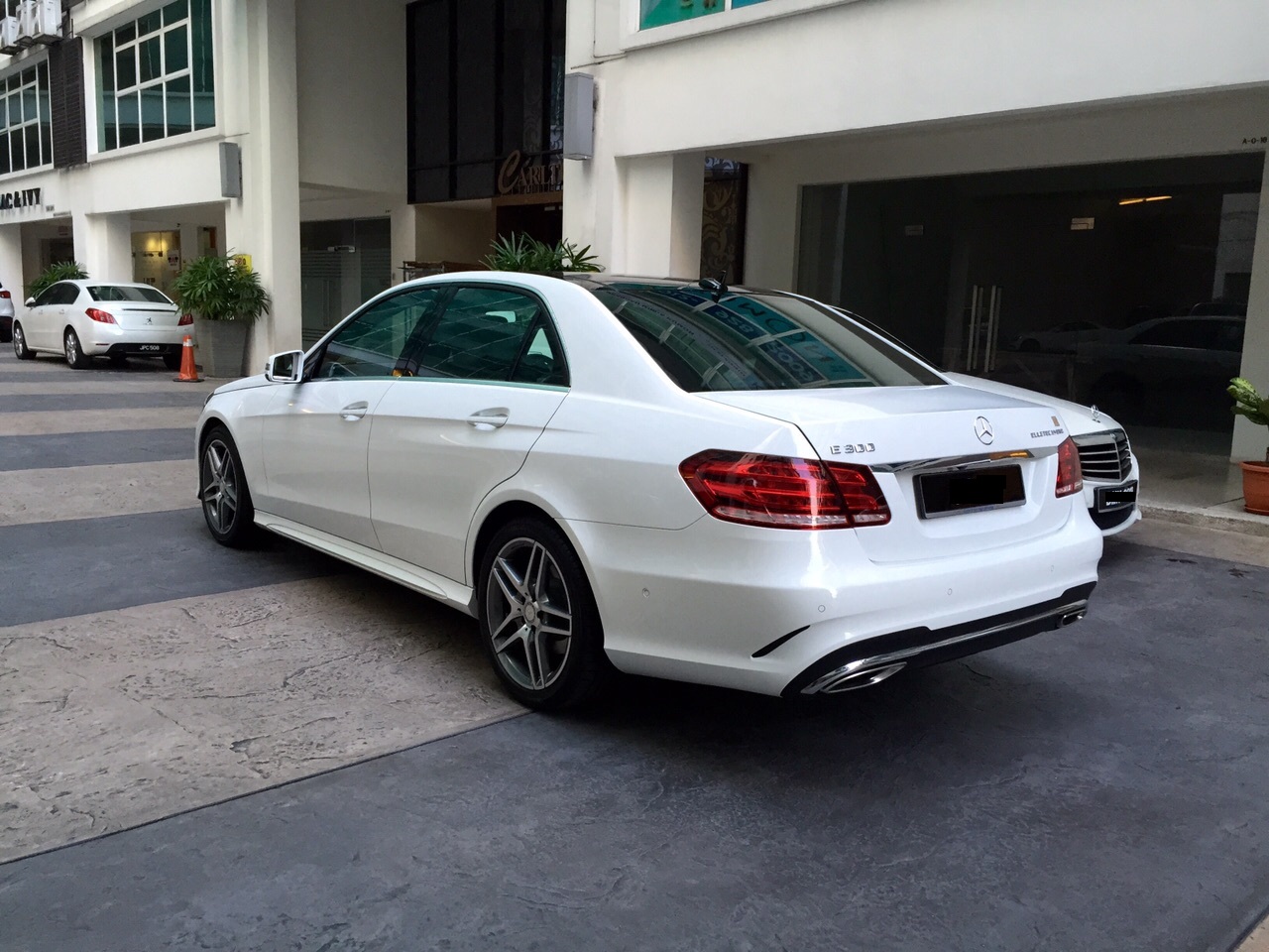 mercedes e class Hyper Luxury Car Rental Malaysia