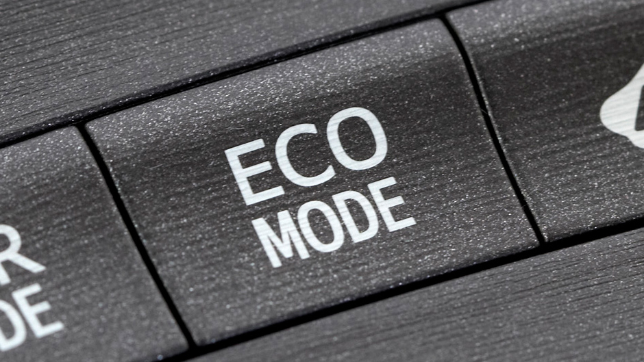 Top 5 Tips For Electric and Hybrid Vehicles to Maximize Efficiency
