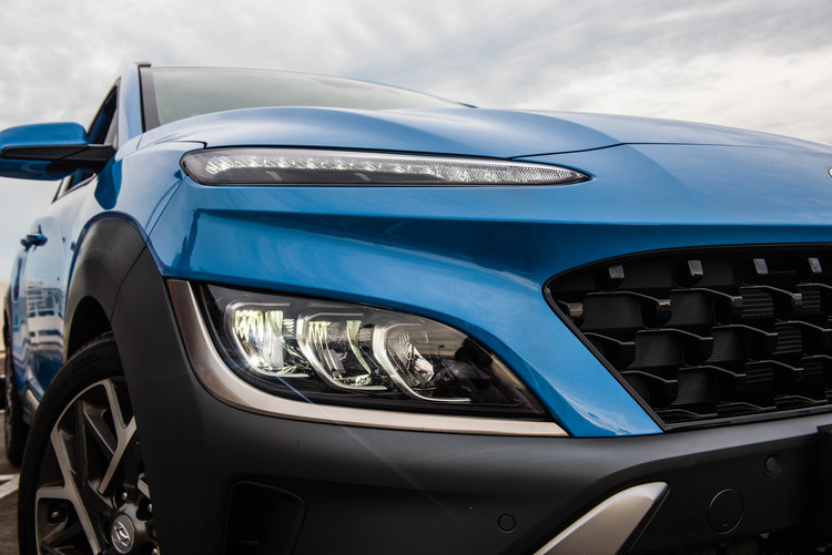 mReview Hyundai Kona Hybrid & Electric Same Same, but Different by