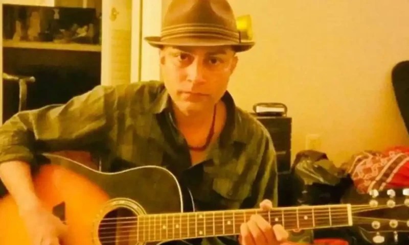 معروف پاکستانی گٹارسٹ امریکا میں انتقال کر گئے