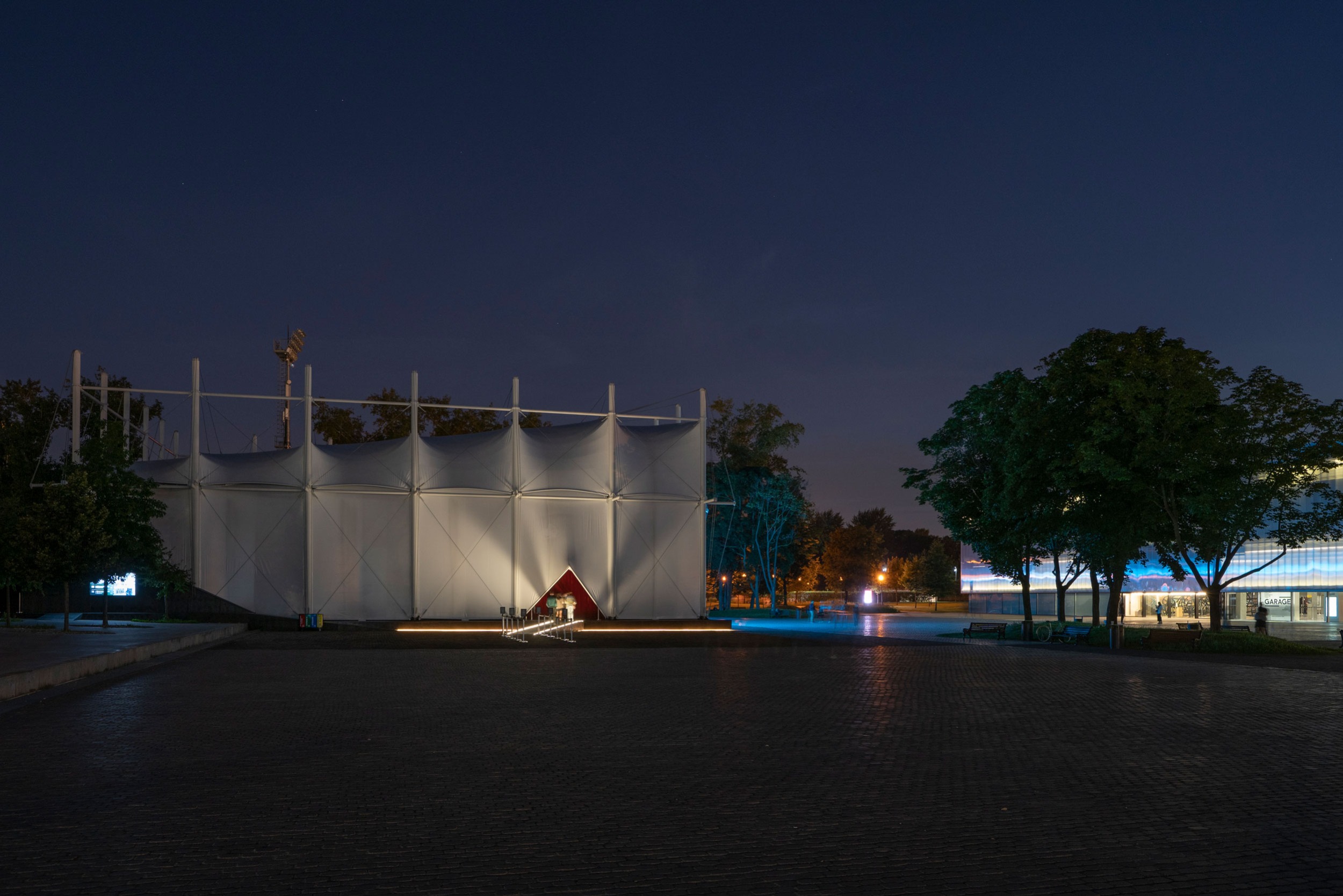 Летний кинотеатр Garage Screen 2020