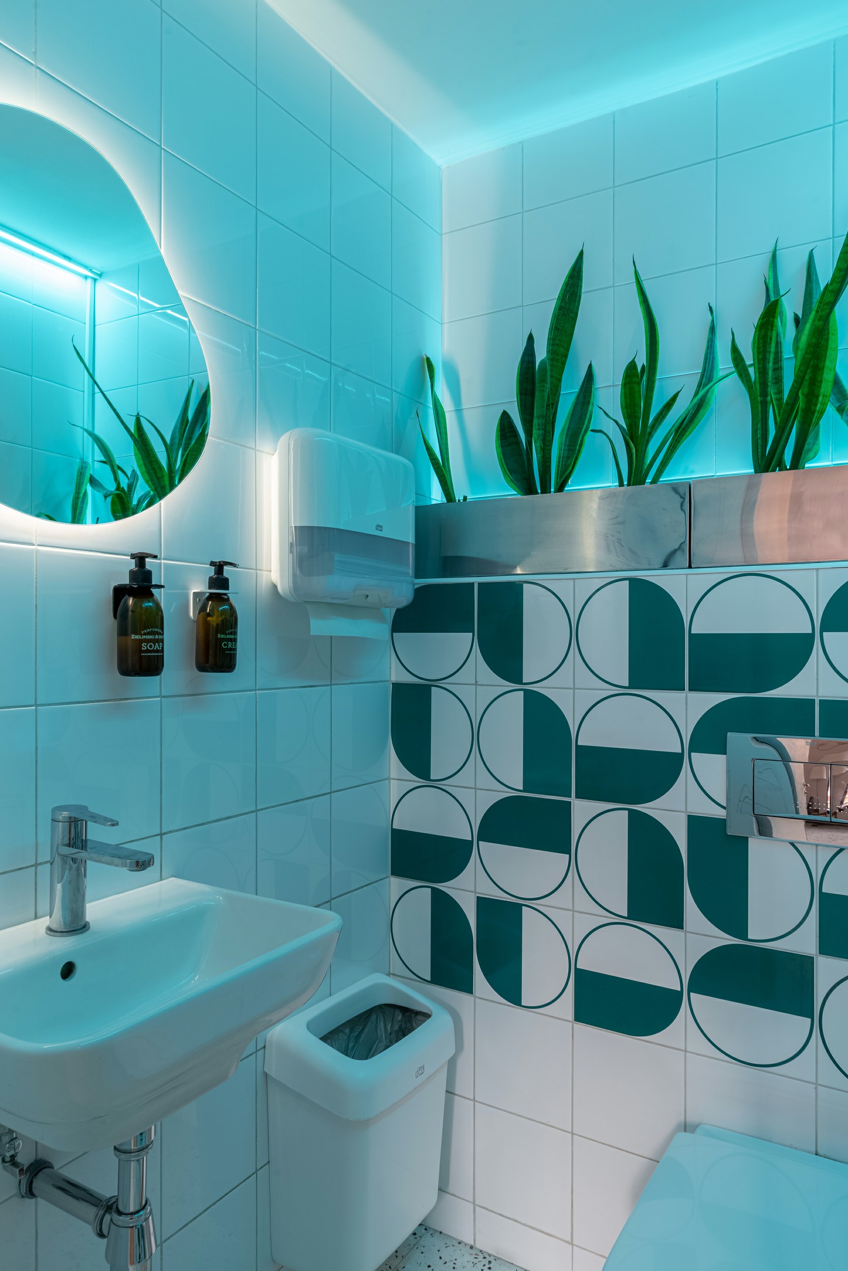 Кофейня Renoir