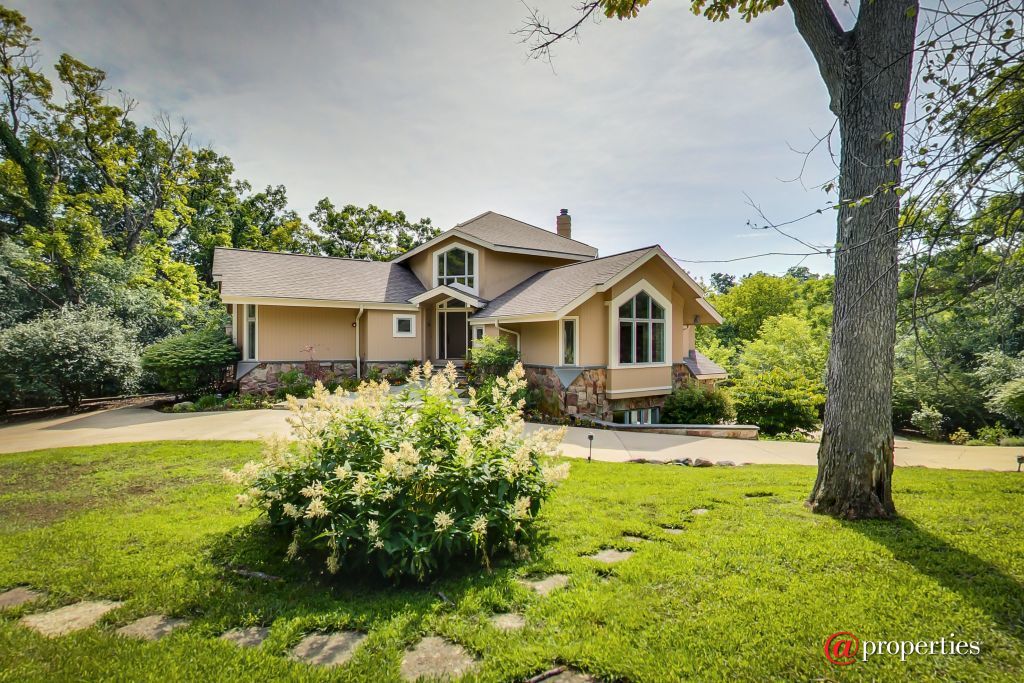 1460 Geneva Club Dr Lake Geneva, WI 53147 MLS 1419812 properties