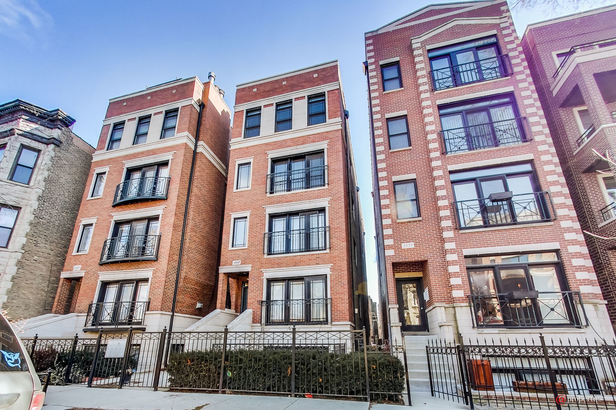 3537 N Wilton Avenue 3 Chicago, IL 60657 MLS 10270612 properties