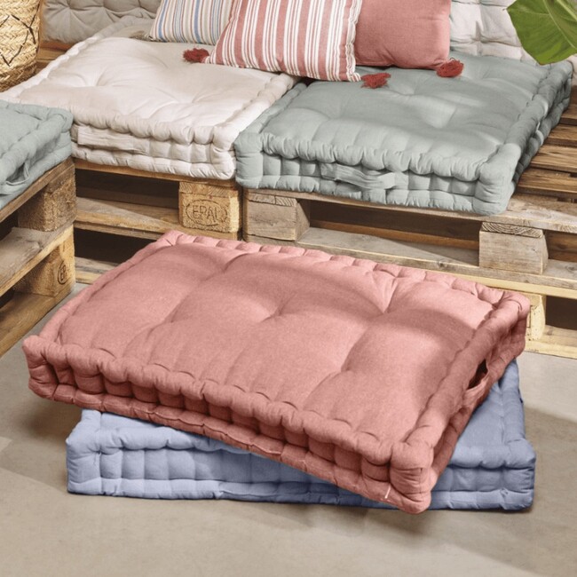 Lo más deseado para la terraza esta temporada son los cojines y