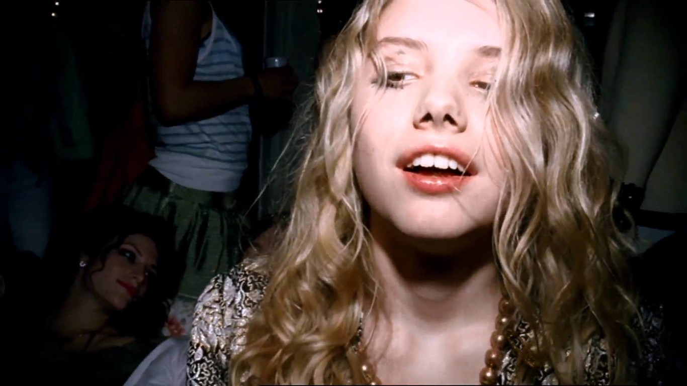 Es el décimo aniversario de Skins y nos vemos en la obligación de