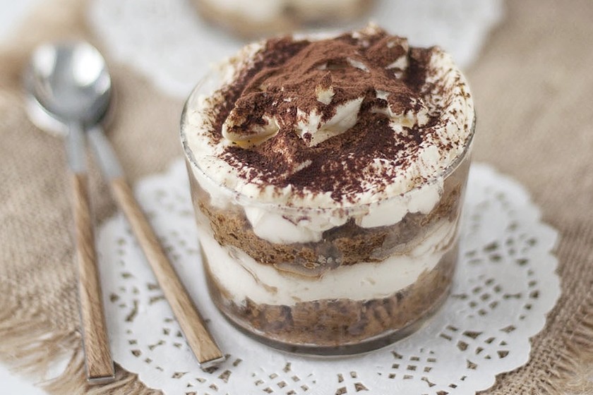 Vasitos de tiramisú. Receta de postre fácil y sencilla