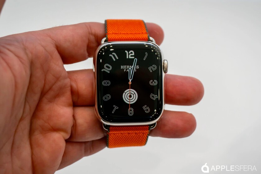 The First Leaked Images Of The Apple Watch - GEARRICE
