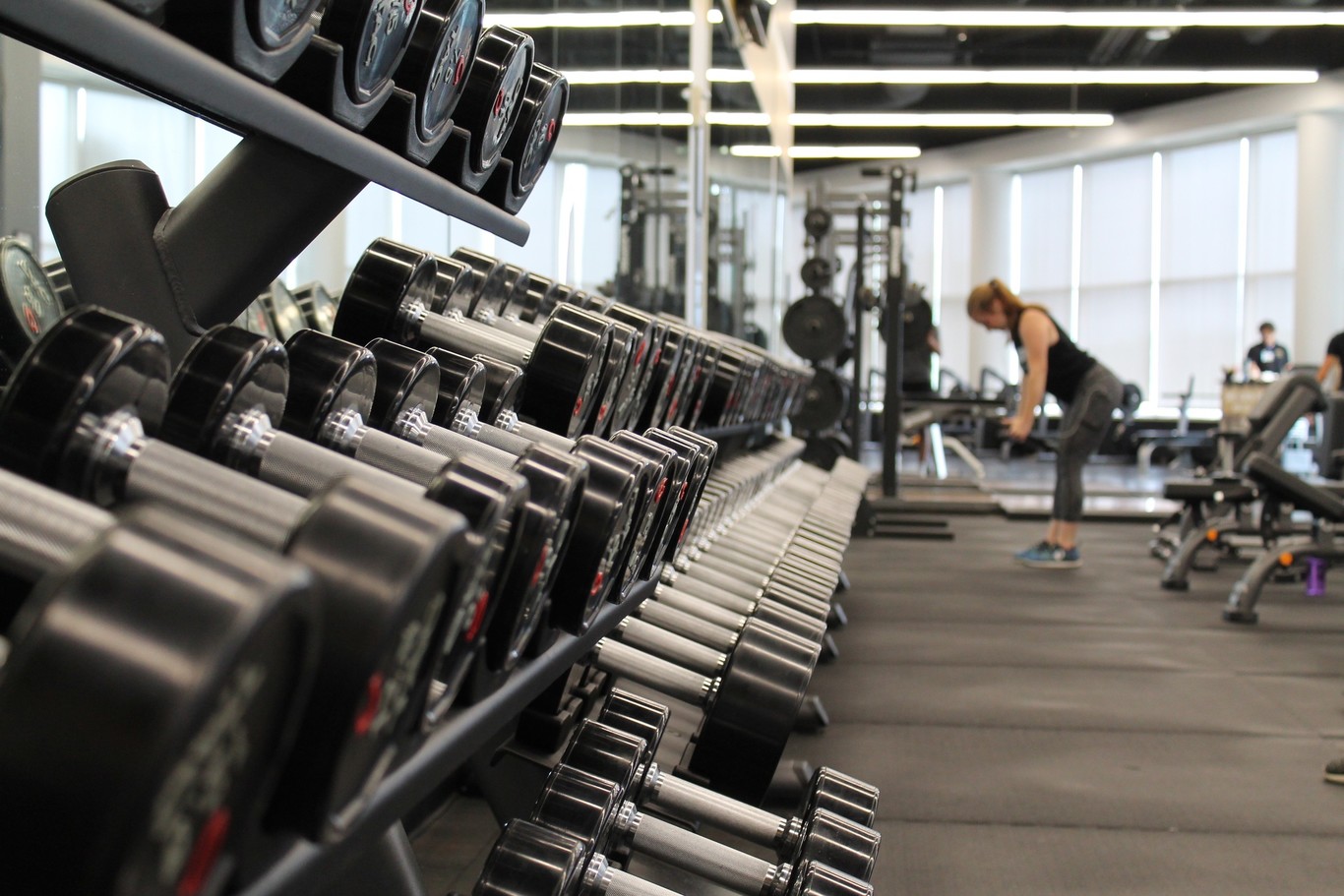 Por qué llevas tres semanas yendo al gimnasio y todavía no has adelgazado