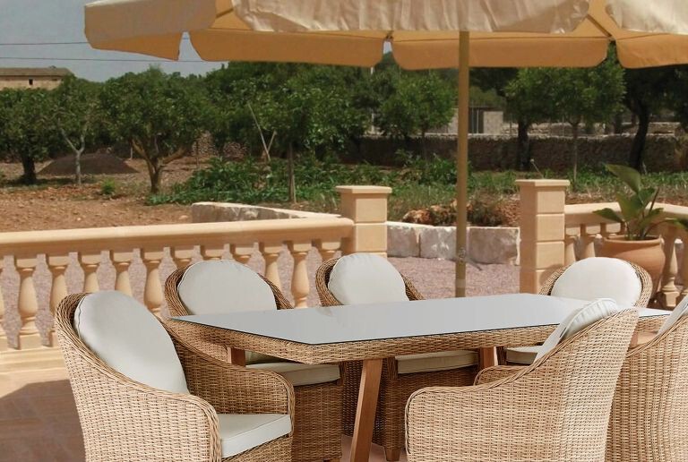 Leroy Merlin tiene las mesas y sillas de jardín más bonitas de la