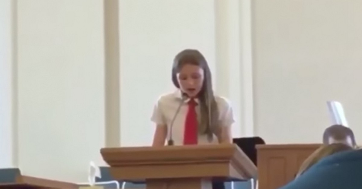 Savannah La Nina Mormona Que Declaro Su Homosexualidad En Una Iglesia