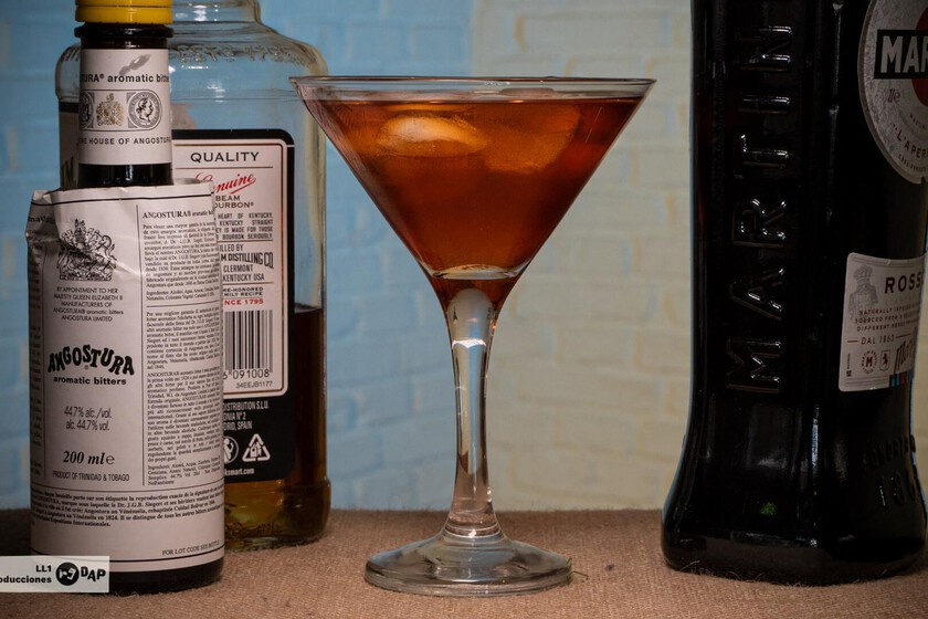 Manhattan Cocktail, Easy Recipe With Whiskey And Martini As An