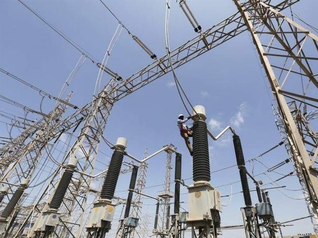 Power sector reforms 'Dubai Group' gives presentation to CCoE