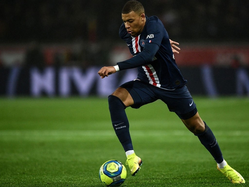 PSG chairman says Mbappe 'has no reason' to leave club