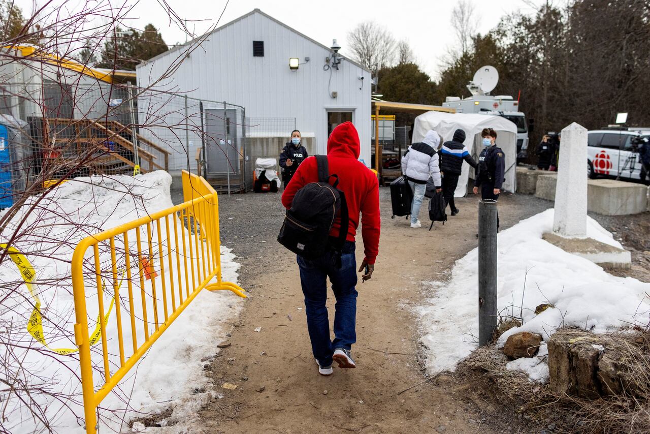 Migrants still attempting to cross at Roxham Road, with news of Canada