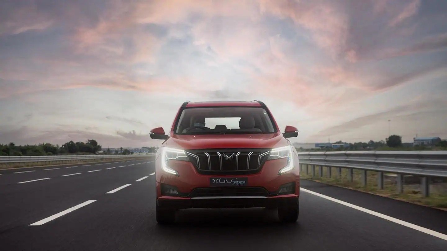 Mahindra XUV700 bags over 1L orders; waiting period exceeds 6months