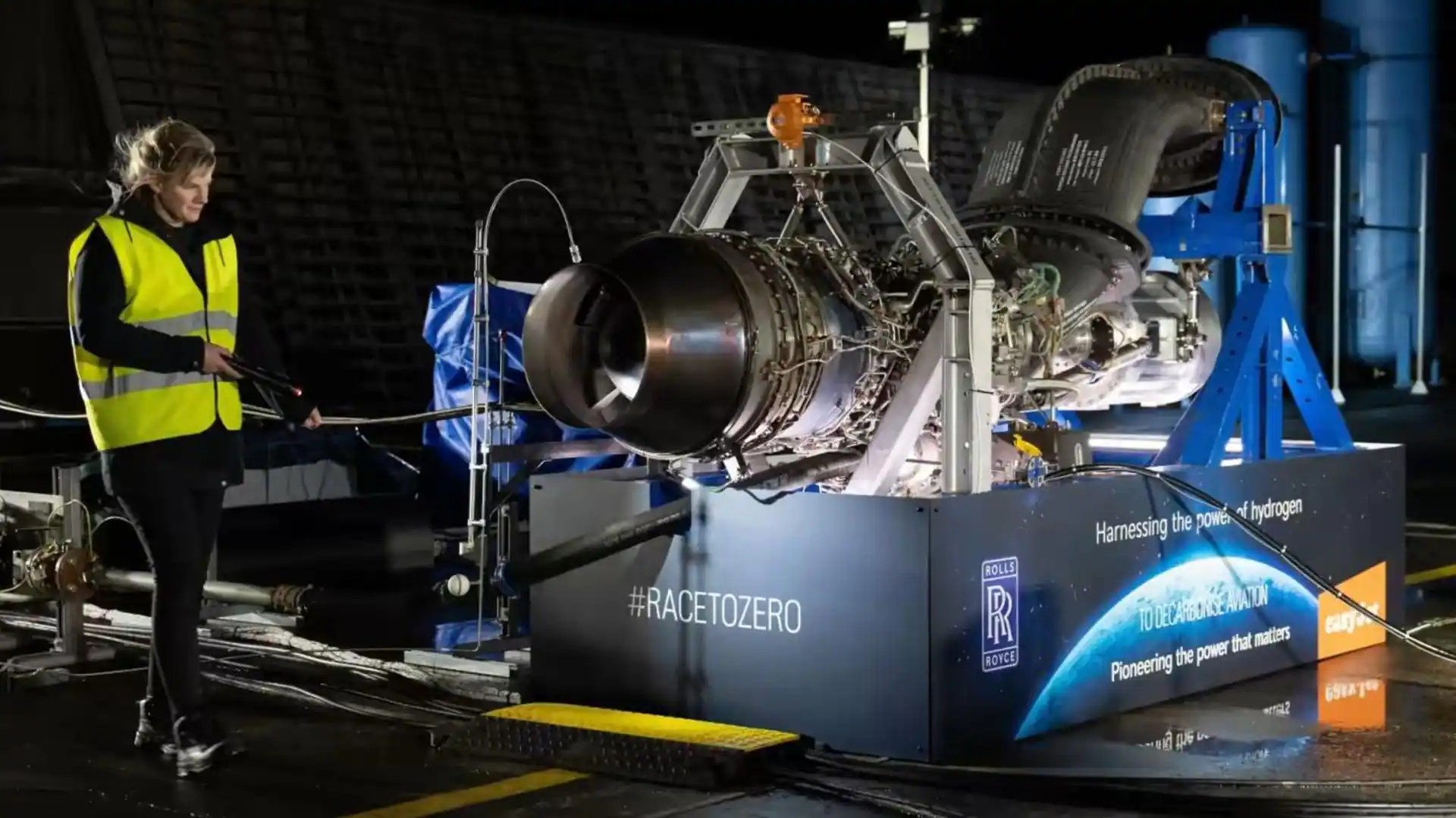 RollsRoyce successfully tests the world's first hydrogenpowered jet
