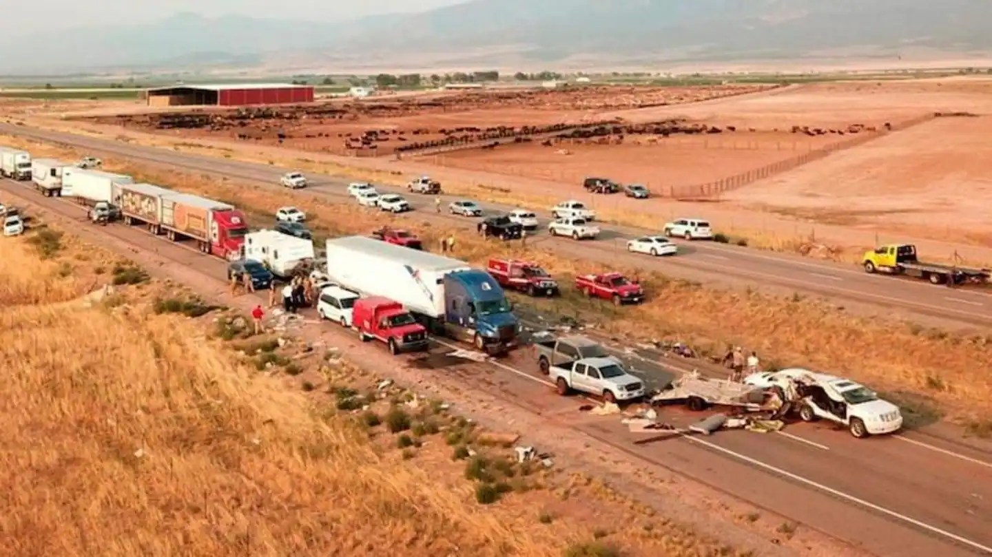 US Eight killed in 22car pileup in Utah during sandstorm