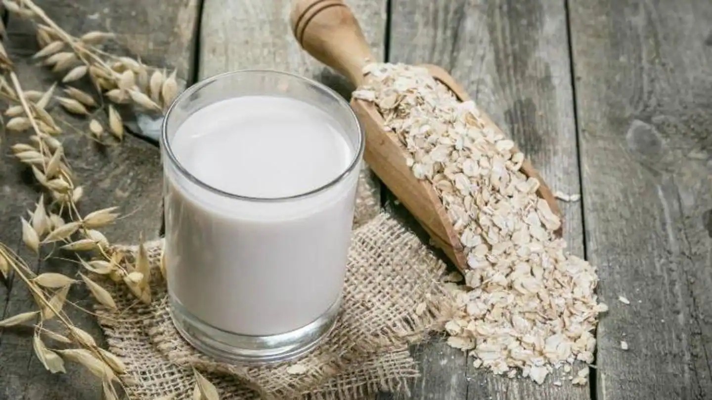 Oat Milk Health benefits and how to make it