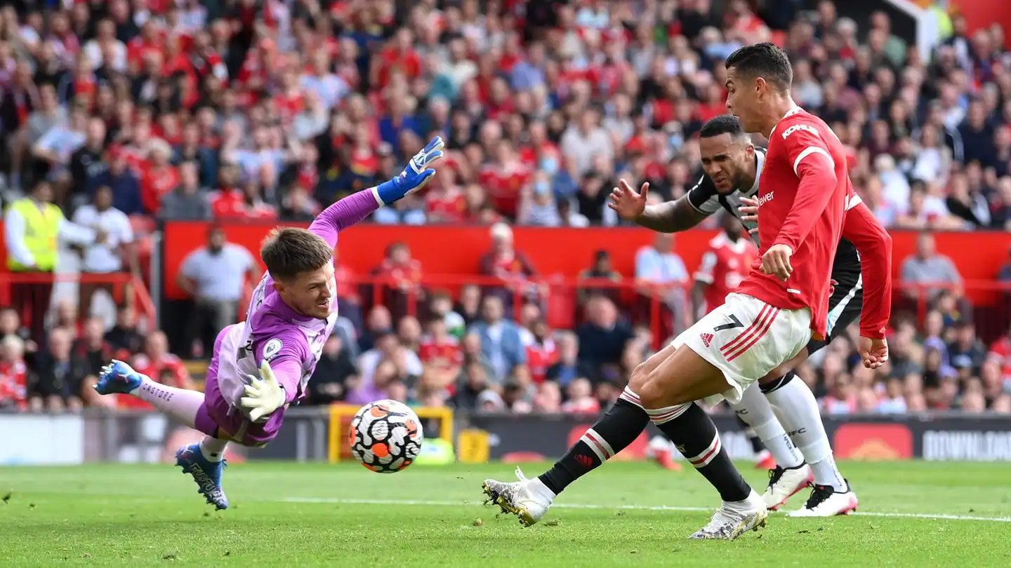 Premier League, Ronaldo scores on Manchester United return Records broken
