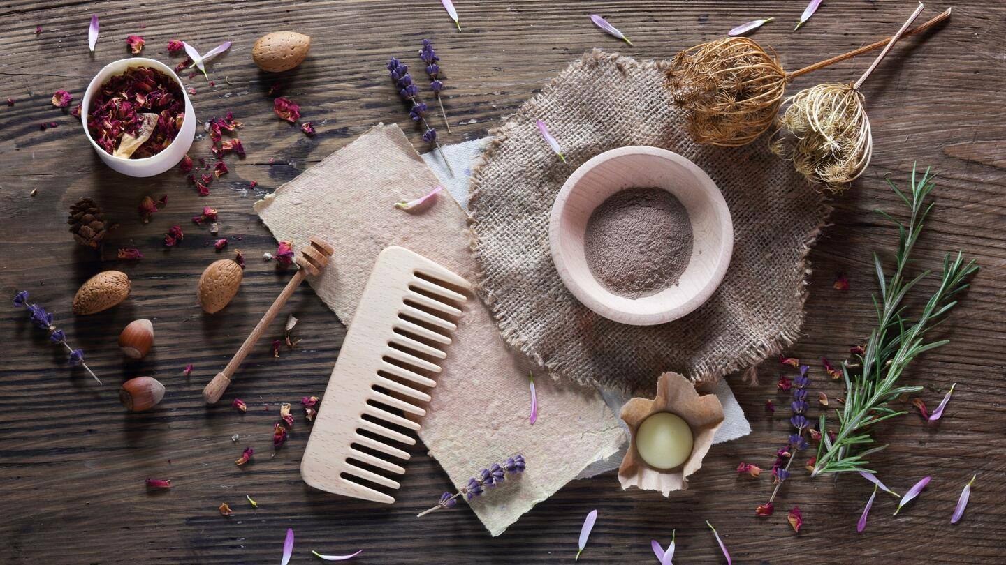 Make these 5 homemade and natural antidandruff shampoos at home