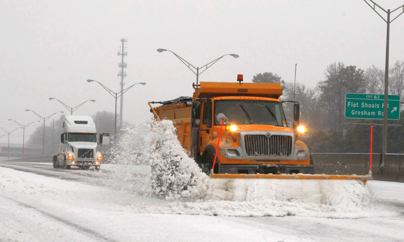 Deadly ice storm freezes winterweary US World