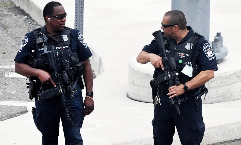 Cop killed in shooting at Pentagon subway Newspaper