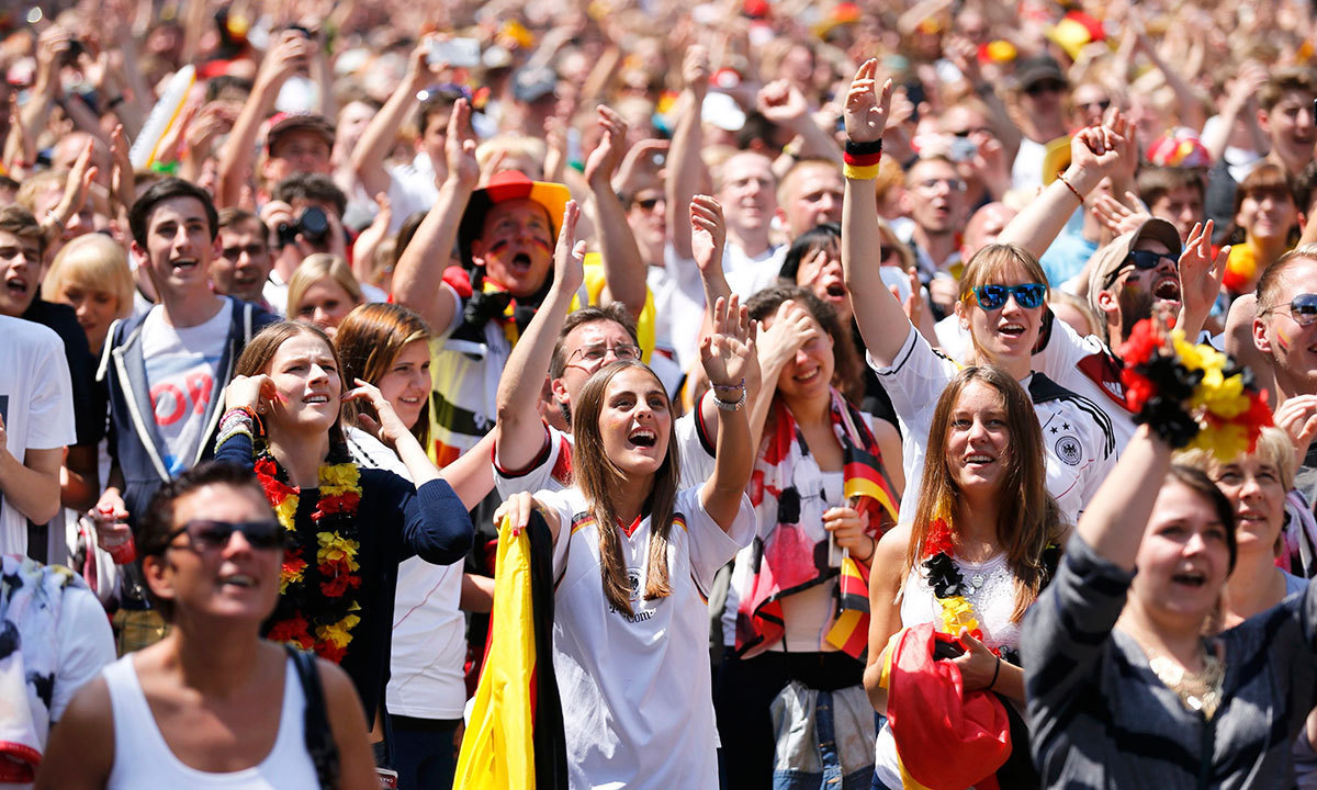 Germany hails World Cup heroes with warm Multimedia