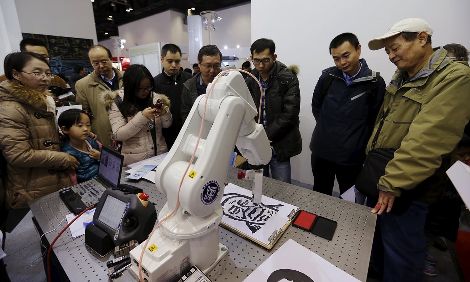China dreams of electric sheep at robot conference World