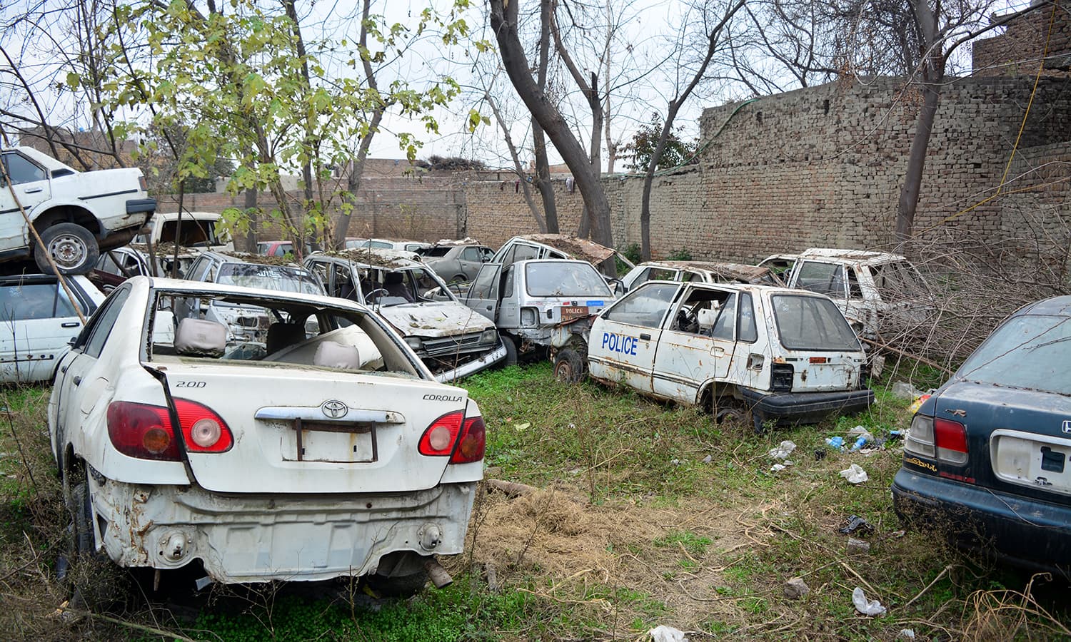 How Peshawar policemen get away with driving 'borrowed' luxury cars Pakistan